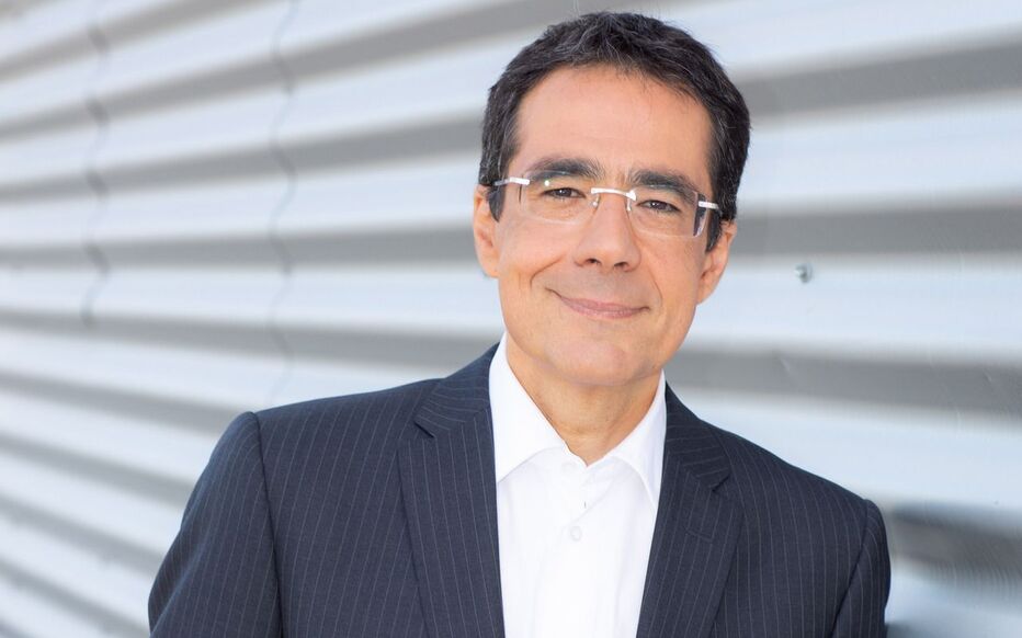 darius rochebin sa religion